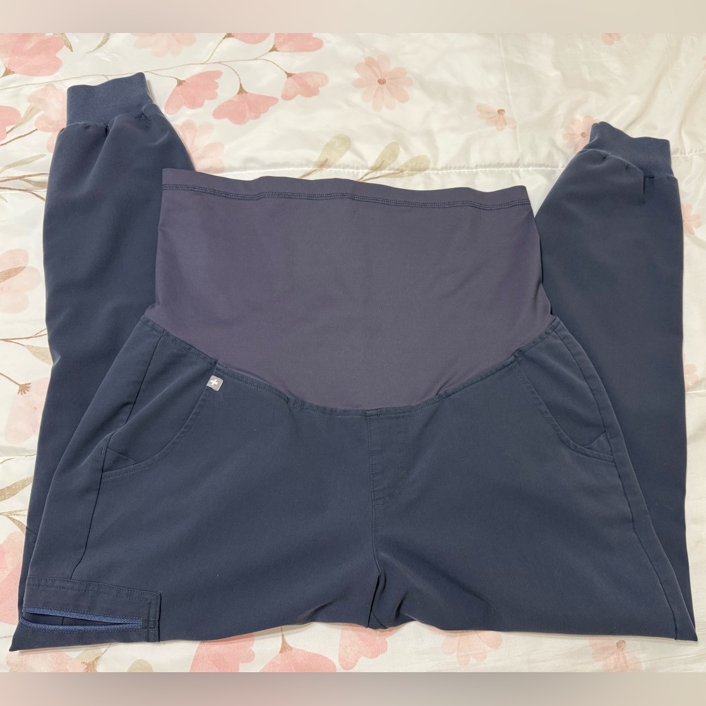 FIGS Zamora jogger Maternity, size L